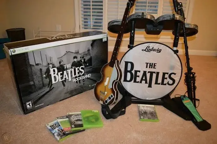 X Box 360 Arcade + INSTRUMENTOS The Beatles (EDIÇÃO LIMITADA) + Kinect 