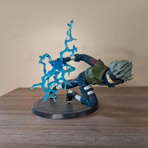 Bonecos action famosas luffy, hulk e kakashi vários outros