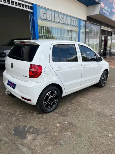 Volkswagen Fox Bluemotion 1.6 MI Total Flex 5P. 2013