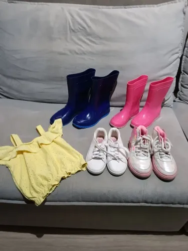 Combo calçado infantil menina (5 calçados + 1 blusa)