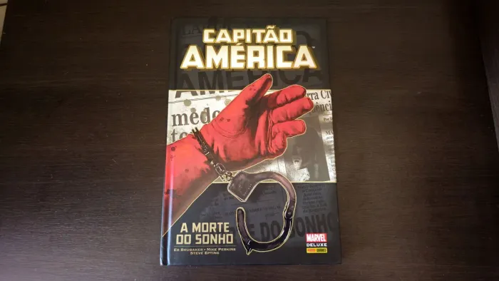 Capitão América - A Morte do Sonho - Marvel Deluxe - HQ Panini