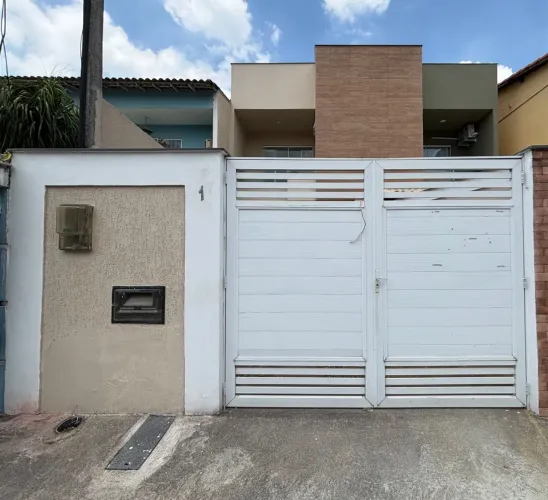 Vendo linda casa no Condomínio Jardim das Acácias - Estrada da Cachamorra
