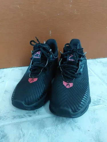 Tênis Preto esportivo