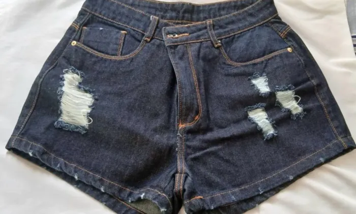 Shorts jeans novo