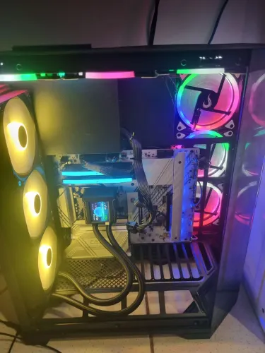 PC GAMER HIGH-END RYZEN 9900X3D + 32GB