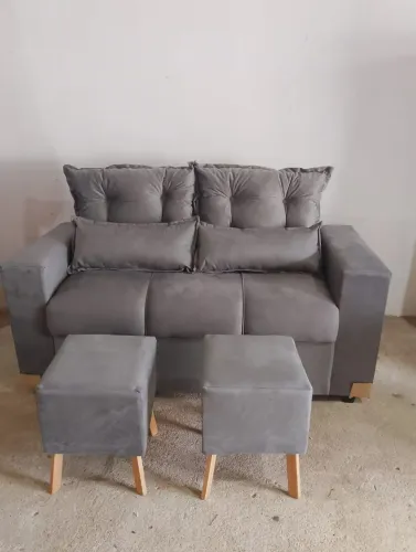 Sofá 3 lugares +2 banquetas+2 baguetes de brinde