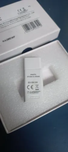 adaptador/dongle Wi-Fi Midea SmartKit (modelo EU-SK105).<br><br>