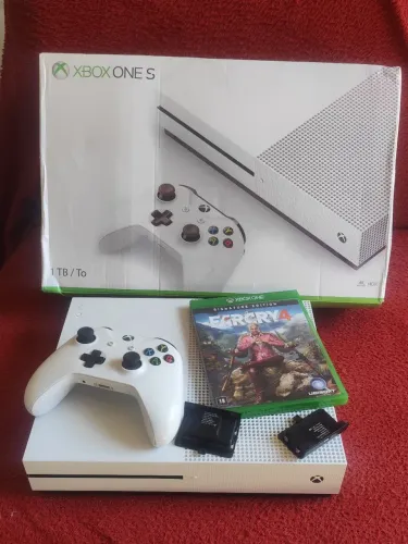 XBOX ONE S 1TB ? COMPLETO E EM PERFEITO ESTADO!