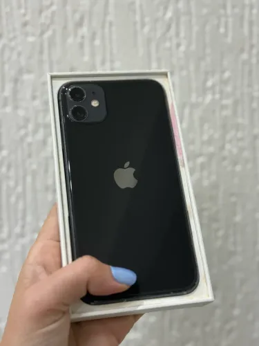 iPhone 11 COM CAIXA