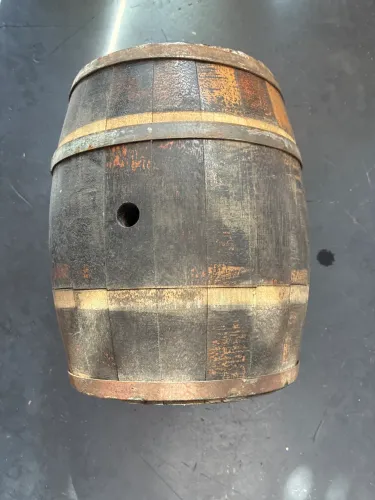 Barril madeira para restauração 