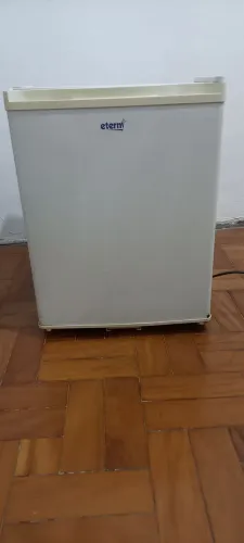Frigo bar Ótima condição Não é com gás é pastilha