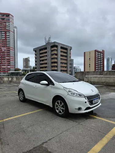 Peugeot 208 Allure 1.5 Flex 8V 5P 2014