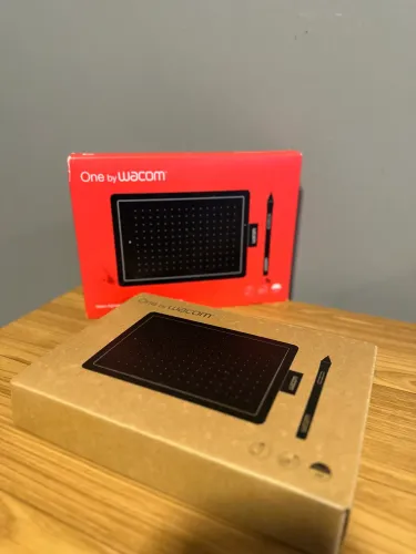 Mesa Digitalizadora Criativa One By Wacom, media, preto e vermelho NOVA