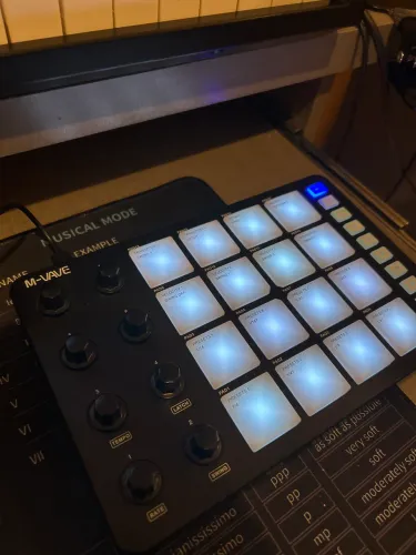 Controlador MIDI - M-VAVE - SMC PAD - 16 Pads