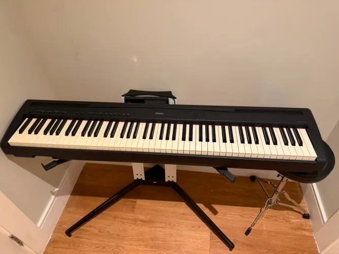 Piano Digital Yamaha P-95 + Suporte + Banco + Pedal