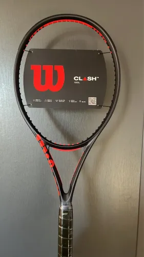 Raquete de tênis Wilson clash