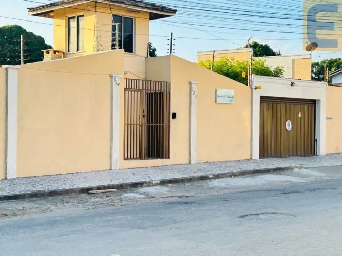 Casa em condomínio Fechado no Jangurussu