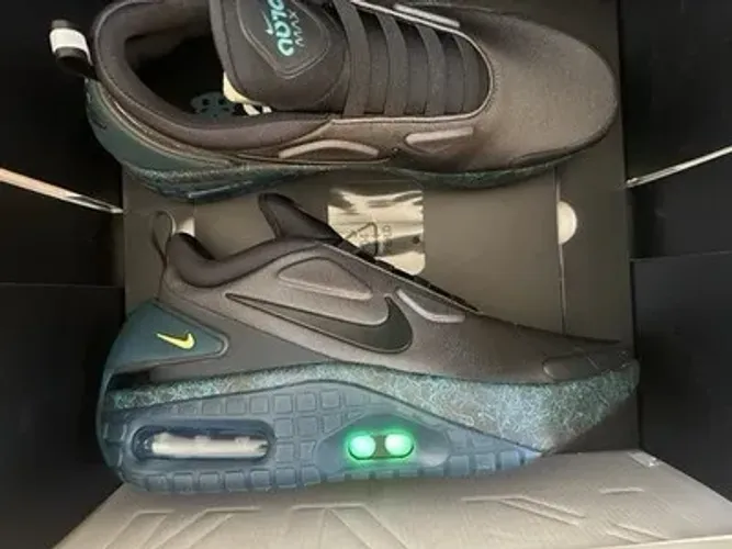 NIKE ADAPT BB