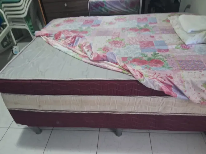Cama box de casal, molas ensacadas