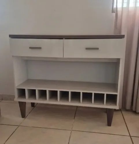Aparador com Adega