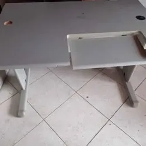 Mesa para PC (G) com base de ferro