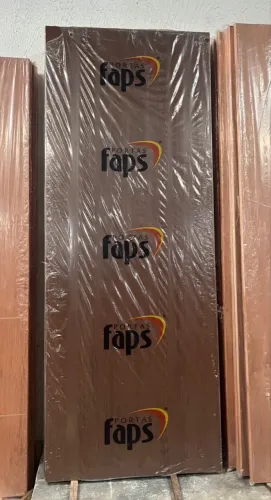 PORTA IPÊ FAPS 210x80 (valor no dinheiros ou pix )