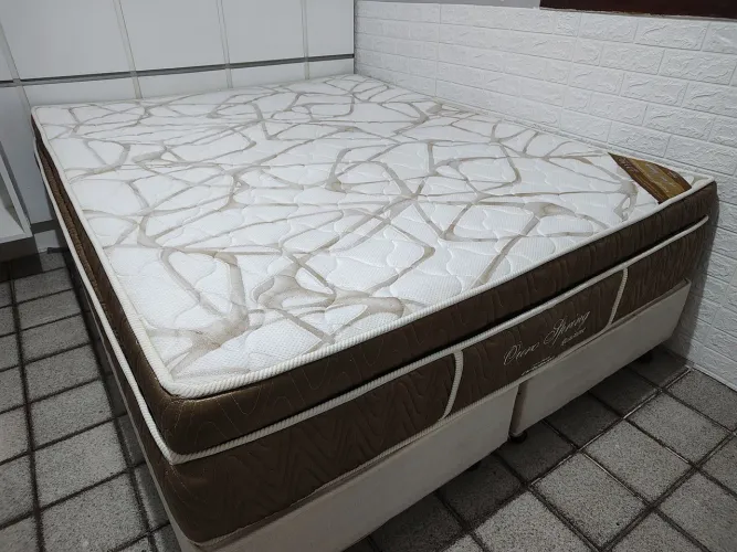 Colchão Ortobom Casal Queen semi-novo com Pillow TOP e molas ensacadas