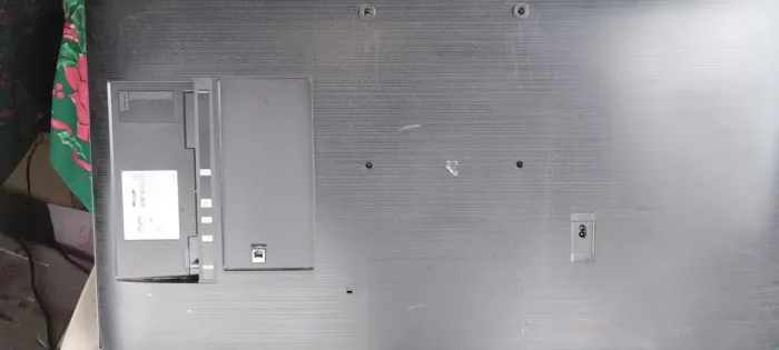 TV 43 polegadas Samsung quebrou a tela sou de Guadalupe quero r$ 100