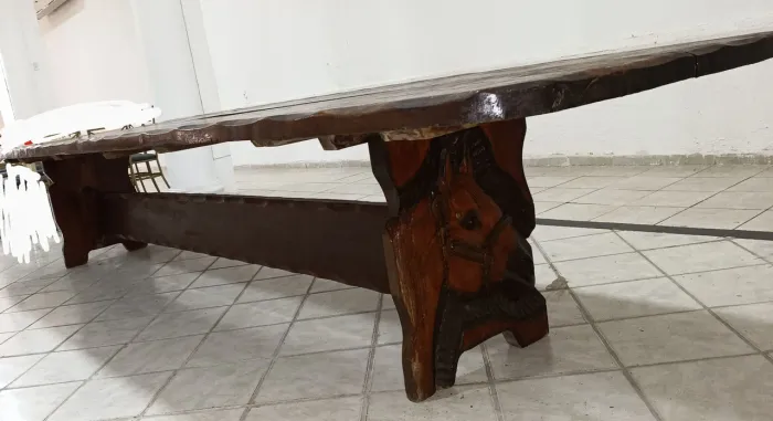 Mesa Rústica em madeira maciça