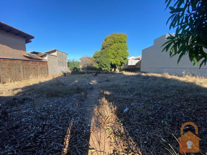 Terreno à Venda no Centro de Campo Mourão/PR