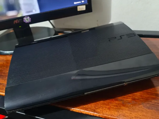 Ps3 super slim desbloqueado + 2 controles