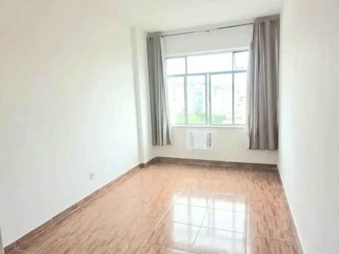 Apartamento Amplo | 1 Quarto | Vista para a Baía de Guanabara | Centro de Niterói | Próx.