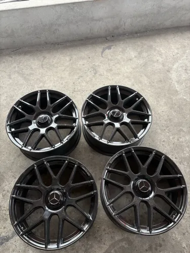 Roda Mercedes aro 20 Black Piano.