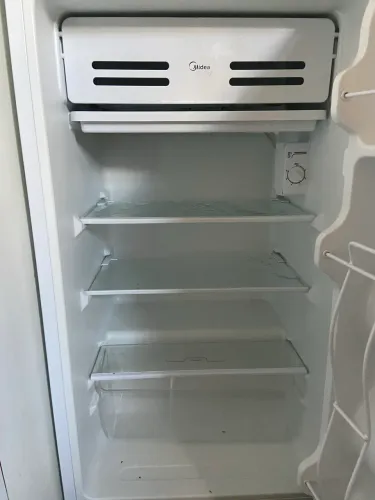 Mini refrigerador Midea