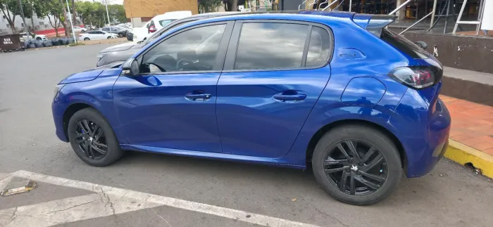 Peugeot 208 Style 1.0 Flex 6V 5P Mec. 2023