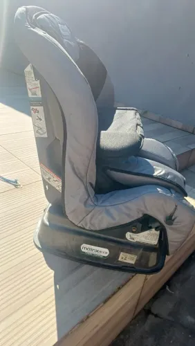 Cadeirinha para crianças de 9 a 25kg. Usado e em otimo estado