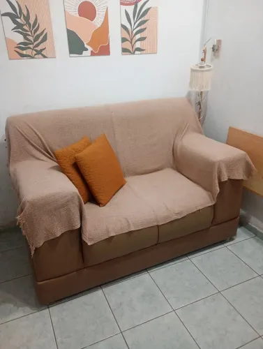 Sofá 2 lugares de couro bege