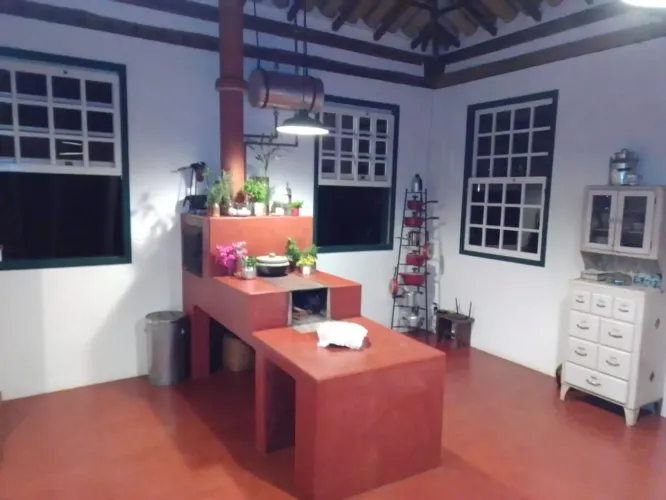 Vendo Pousada com Vista Privilegiada para o Pico da Lapinha da Serra  Exclusividade no Par