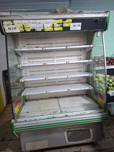 Expositora de frutas e verduras refrigerada