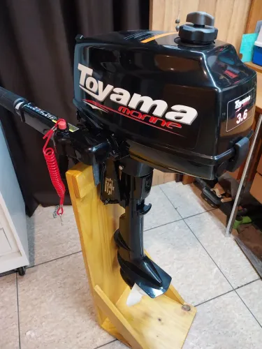 Motor popa Toyama 3.6hp