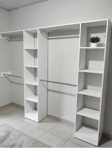 J.E do closet em mdf 