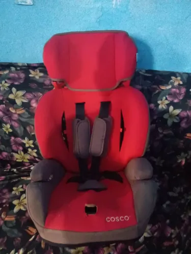 Vendo uma cadeirinha em bom estado 