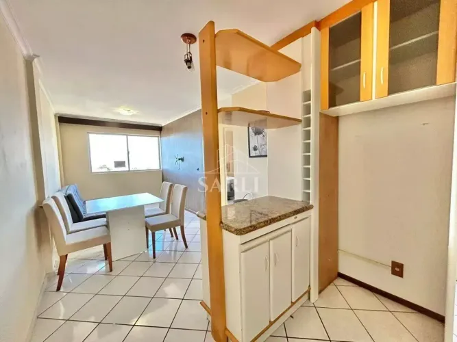 Apartamento com 2 dormitórios à venda, 59 m² por R$ 290.000,00 - Serraria - São José/SC