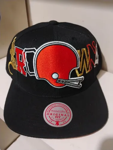 Boné Mitchell e ness Cleveland browns.bone novo