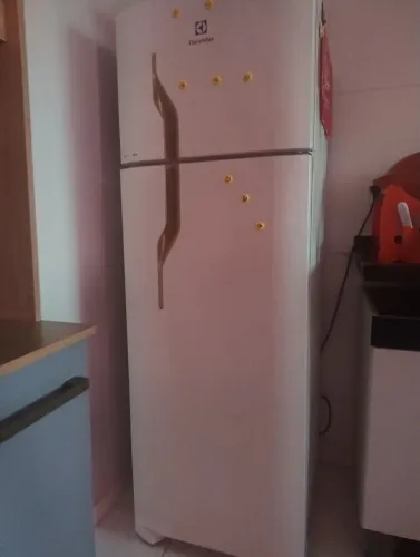 Vendo 700 pra hoje leiam o anúncio não aceito oferta já tá barato funciona bem gela bem
