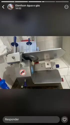 Vende se um fatiador semi automático 