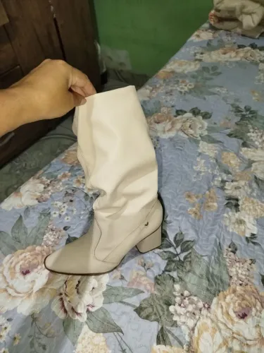Bota Off White Cano Médio - Usada Apenas 3 Vezes