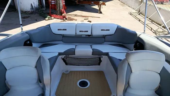 Jetboat seadoo challenger 2012