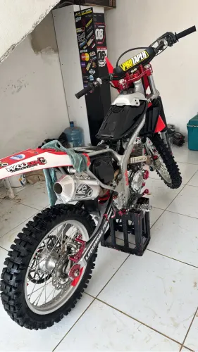 Crf 250 2024 com 10 mil de acessórios