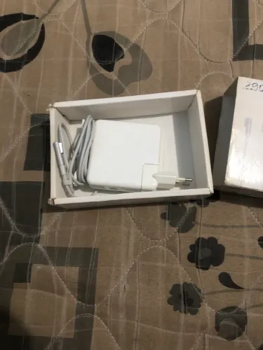 Carregador de MacBook LEIA A DESCRIÇÃO